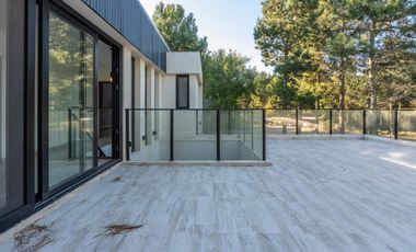 Casa en  VENTA CASA COSTA ESMERALDA, BARRIO SENDEROS IV, LOTE AL 486, 5 AMBIENTES