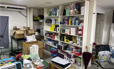 Se Alquila Local en Centro Comercial Los Andes