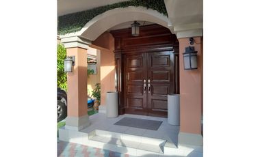 COSTA SUR / EL DORAL / 500M / 4 HABITACIONES / 4 PARKING