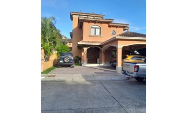 COSTA SUR / EL DORAL / 500M / 4 HABITACIONES / 4 PARKING