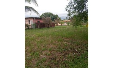 Se Vende Terreno de 600 m2 en Las Acacias