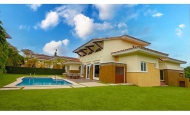 VENTA DE CASA EN TUCAN COUNTRY CLUB 690m2 DE TERRENO  JP