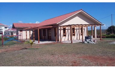 VENTA DE HERMOSA CASA MODERNA EN CHITRÉ