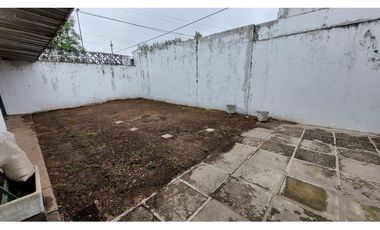 CASA DE TRES DORMITORIOS + LOCAL COMERCIAL - B° AYACUCHO - CORDOBA