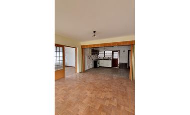 CASA DE TRES DORMITORIOS + LOCAL COMERCIAL - B° AYACUCHO - CORDOBA