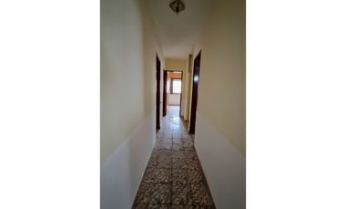 CASA DE TRES DORMITORIOS + LOCAL COMERCIAL - B° AYACUCHO - CORDOBA