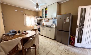 Venta de casa en calle Don Bosco y Circunvalación.