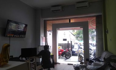 RUKO SIAP HUNI 3,5 LANTAI LOKASI STRATEGIS PADEMANGAN