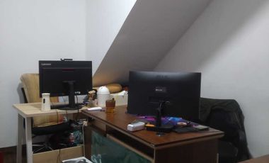 RUKO SIAP HUNI 3,5 LANTAI LOKASI STRATEGIS PADEMANGAN