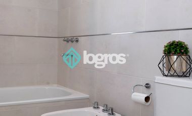 Dúplex en venta con cochera en Grand Bourg