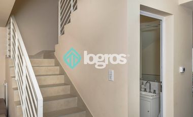 Dúplex en venta con cochera en Grand Bourg