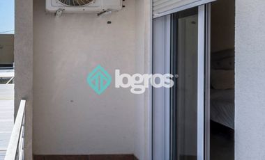 Dúplex en venta con cochera en Grand Bourg