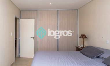 Dúplex en venta con cochera en Grand Bourg