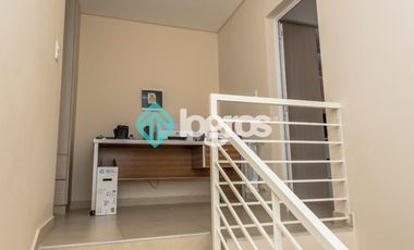 Dúplex en venta con cochera en Grand Bourg