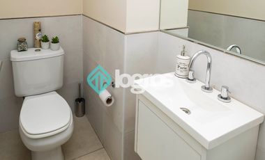 Dúplex en venta con cochera en Grand Bourg