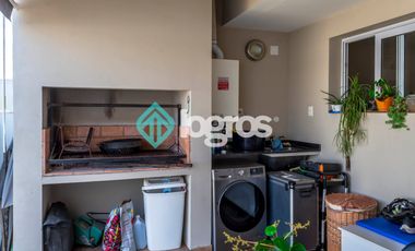 Dúplex en venta con cochera en Grand Bourg