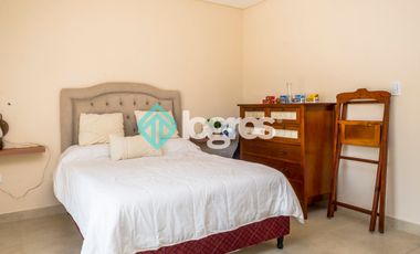 Dúplex en venta con cochera en Grand Bourg