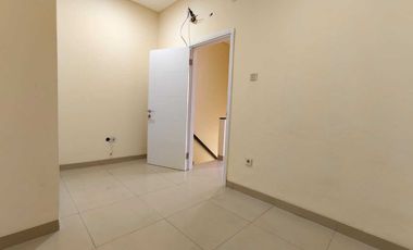 Rumah  Murah PIK Katamaran Indah 12 Disewa