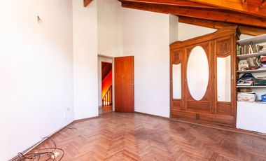 Casa de 5 ambientes en venta en Turdera con Jardín
