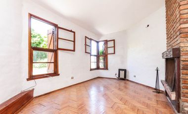 Casa de 5 ambientes en venta en Turdera con Jardín