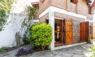 Casa de 5 ambientes en venta en Turdera con Jardín