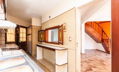 Casa de 5 ambientes en venta en Turdera con Jardín