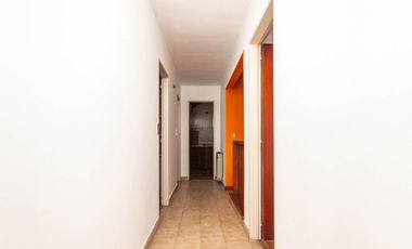 Casa de 5 ambientes en venta en Turdera con Jardín