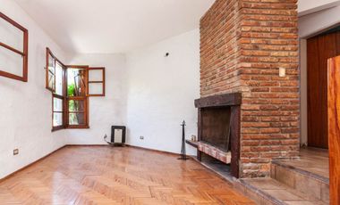 Casa de 5 ambientes en venta en Turdera con Jardín