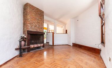 Casa de 5 ambientes en venta en Turdera con Jardín