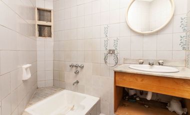 Casa de 5 ambientes en venta en Turdera con Jardín