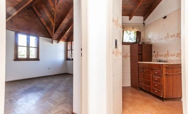 Casa de 5 ambientes en venta en Turdera con Jardín