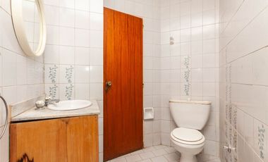 Casa de 5 ambientes en venta en Turdera con Jardín