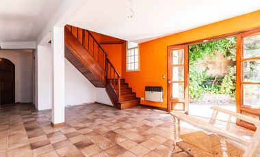 Casa de 5 ambientes en venta en Turdera con Jardín