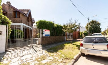 Casa de 5 ambientes en venta en Turdera con Jardín