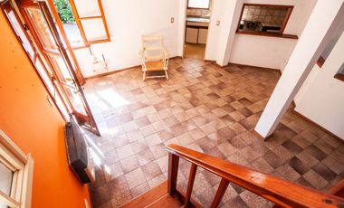 Casa de 5 ambientes en venta en Turdera con Jardín