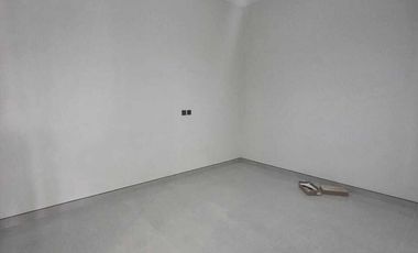 Dijual Rumah baru, specs high grade mewah, Graha Family di Surabaya