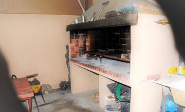 Casa en venta - 4 Dormitorios 3 Baños 1 Cochera - 226Mts2  - Villa Ballester