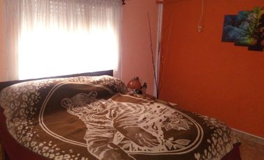 Casa en venta - 4 Dormitorios 3 Baños 1 Cochera - 226Mts2  - Villa Ballester