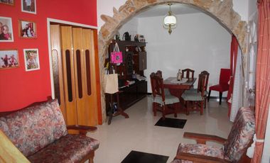 Casa en venta - 4 Dormitorios 3 Baños 1 Cochera - 226Mts2  - Villa Ballester