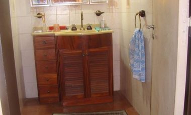 Casa en venta - 4 Dormitorios 3 Baños 1 Cochera - 226Mts2  - Villa Ballester