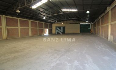 Carr. Celaya-Salvatierra: Amplias bodegas, cerca a vias rapidas de comunicación