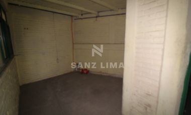 Carr. Celaya-Salvatierra: Amplias bodegas, cerca a vias rapidas de comunicación