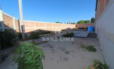 Carr. Celaya-Salvatierra: Amplias bodegas, cerca a vias rapidas de comunicación