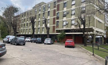 Departamento en venta - 2 Dormitorios 1 Baño - Cochera - 71Mts2 - Avellaneda
