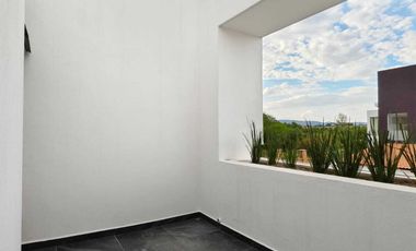 AMPLIA E ILUMINADA CASA NUEVA EN VENTA EN CONDOMINIO 3 ARROYOS, NORPONIENTE AGS.