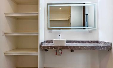 AMPLIA E ILUMINADA CASA EN VENTA EN CONDOMINIO 3 ARROYOS, NORPONIENTE AGS.