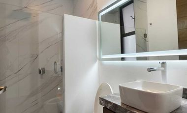 AMPLIA E ILUMINADA CASA EN VENTA EN CONDOMINIO 3 ARROYOS, NORPONIENTE AGS.