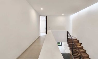 AMPLIA E ILUMINADA CASA NUEVA EN VENTA EN CONDOMINIO 3 ARROYOS, NORPONIENTE AGS.