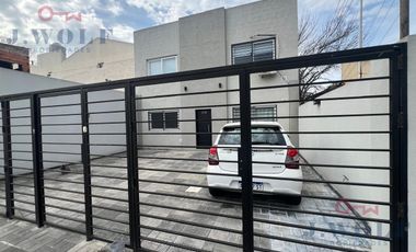 Departamentos de dos ambientes moderno con Balcón y cochera