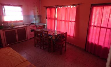 Casa en venta - 4 Dormitorios 3 Baños 4 Cocheras - 350Mts2 - Las Toninas